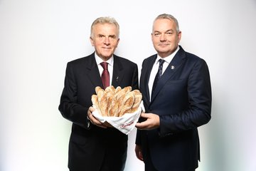 backaldrin-Owner Peter Augendopler and Managing Director Harald Deller backaldrin-Geschäftsführer Harald Deller und backaldrin-Eigentümer Peter Augendopler